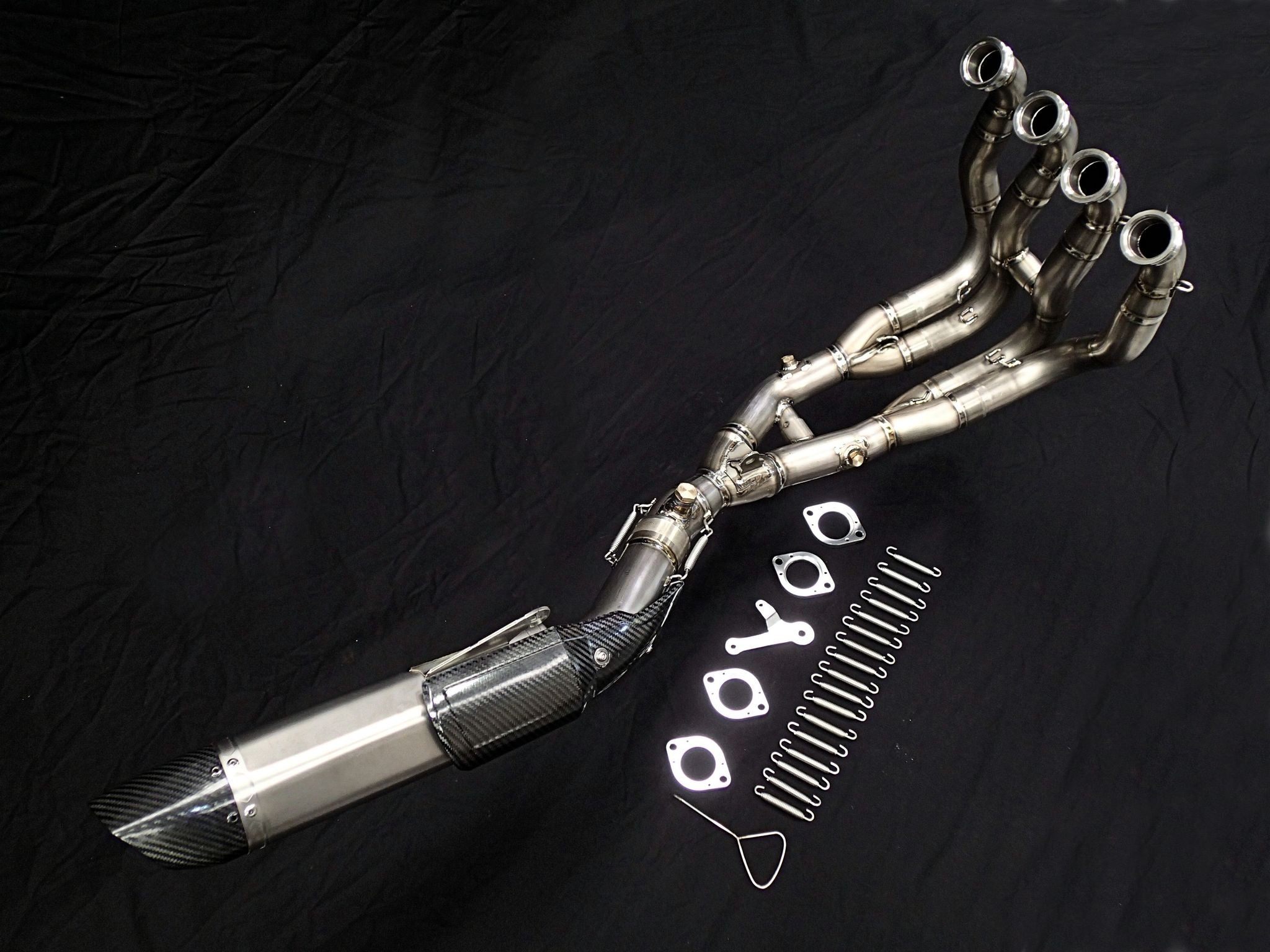 YAMAHA R1 / R1M VANDEMON TITANIUM EXHAUST SYSTEM 2015-2024